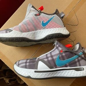 Women’s Nike Size 8